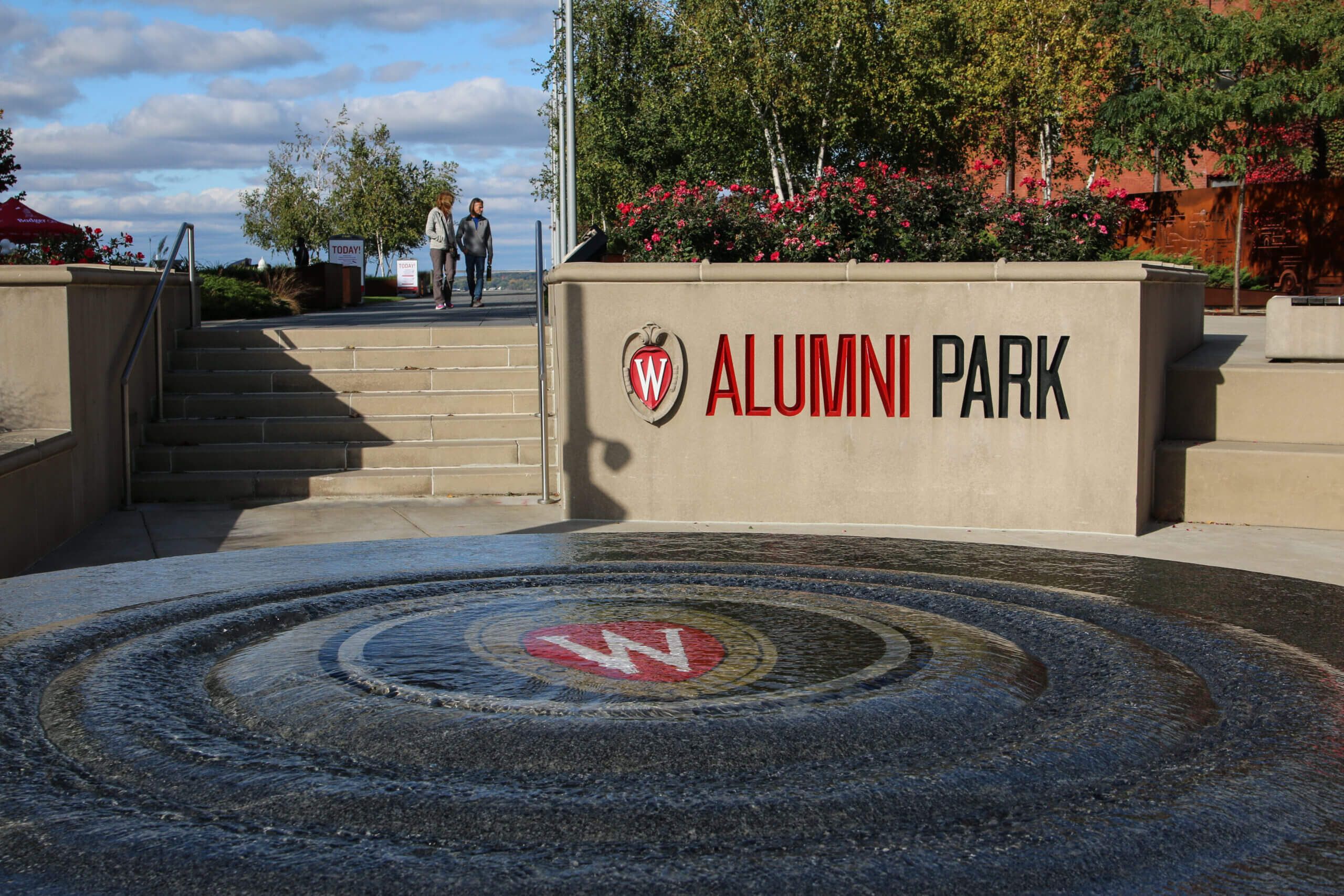Alumni Park and fountain.
